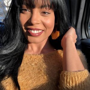 Meet your Posher, Adriana